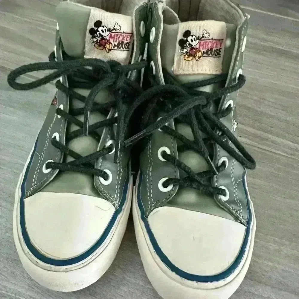 Disney X Zara Mickey Mouse and Friends Hi Top Sneakers size 31